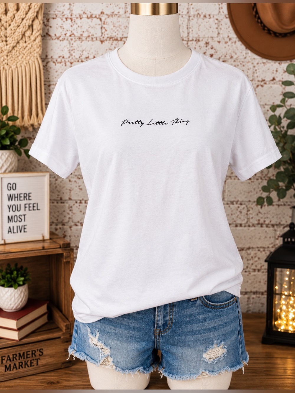 Pretty Little Thing Tee 💋